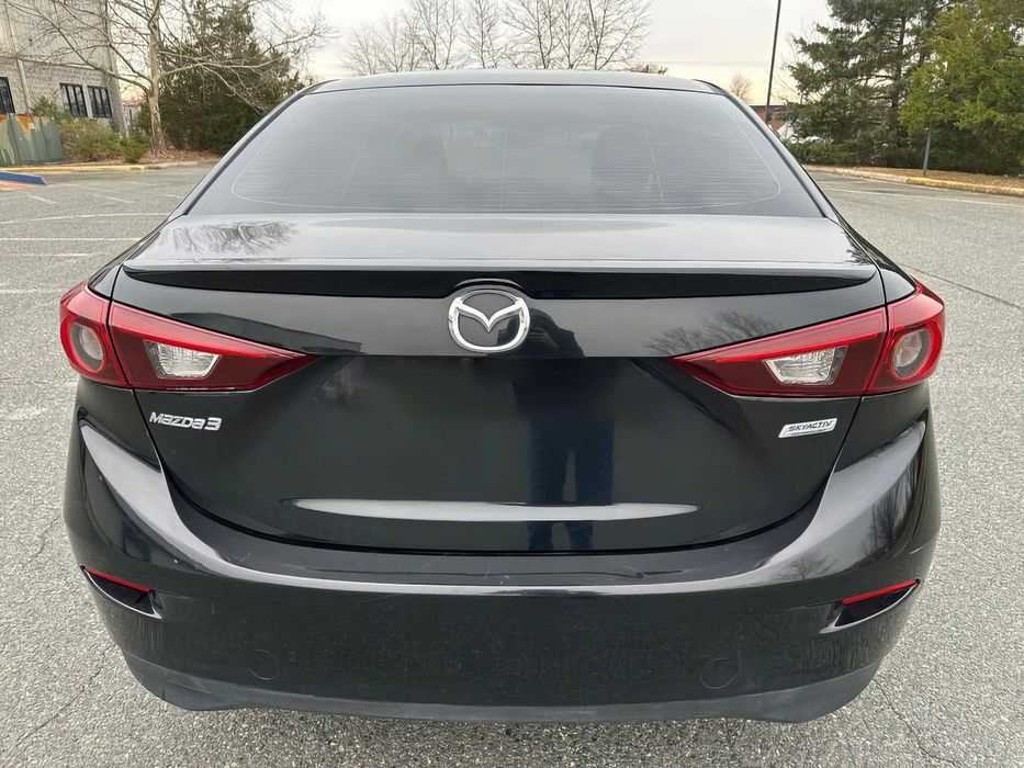 Mazda 3 Touring      2018