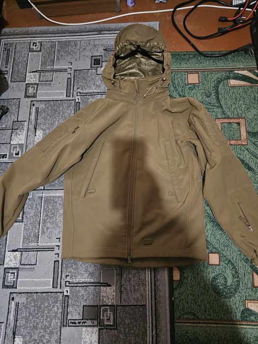 Тактична куртка M-TAC із технології Soft Shell у розмірі L.
