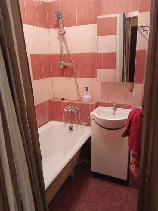 Терміново ! Здається 2 -кімнатна квартира р-н Балатону/ Шевченківський