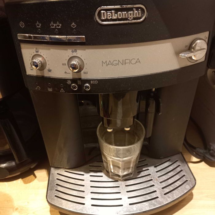 Ekspres do kawy delonghi magnifica