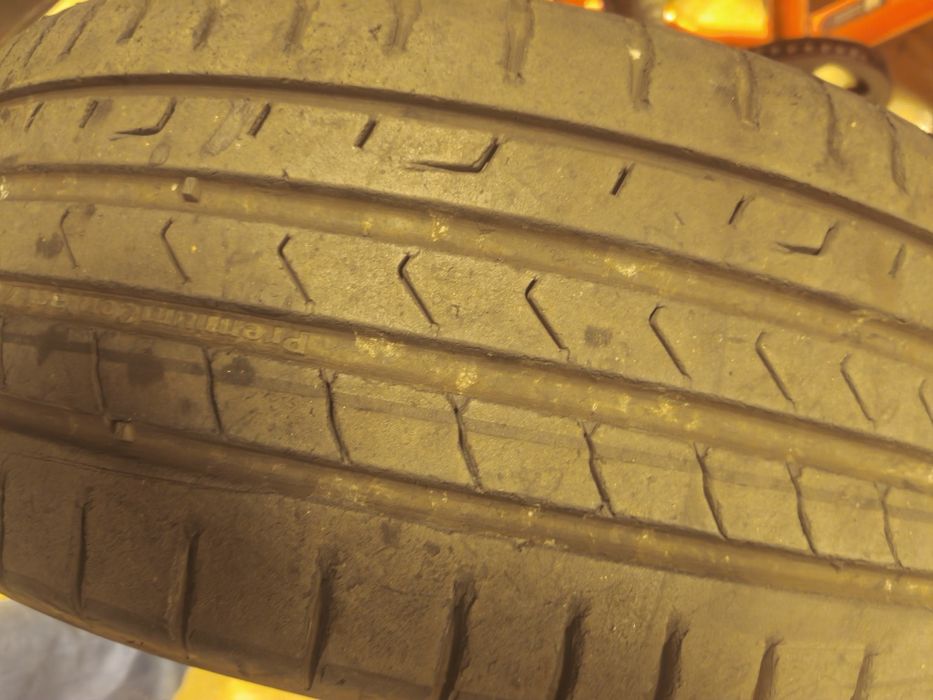 vendo 2 pneus carro usados