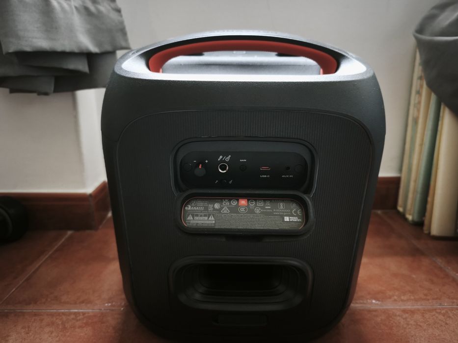 Coluna portátil JBL Partybox Encore Essential 2