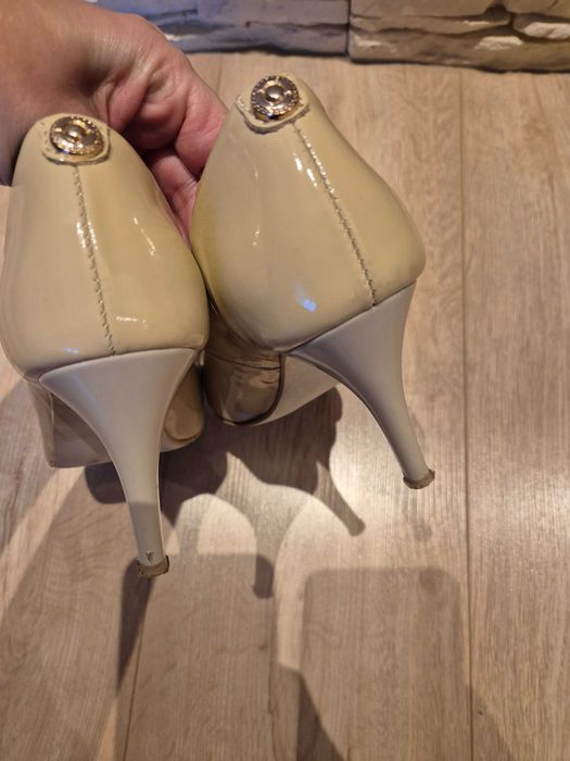 Beżowe / kremowe szpilki