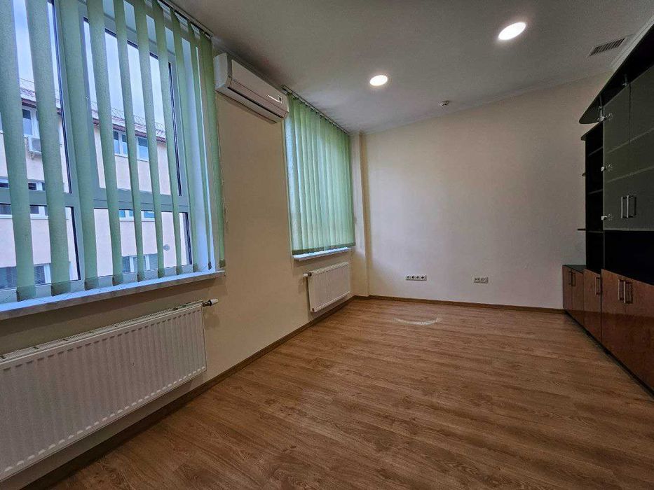 Оренда офілного приміщення 165м2 у Центрі Ів.Франківська_VD