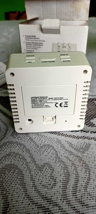 Zegar lustrzany LED - nowy.