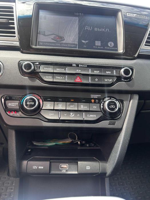 Kia Niro 2019 • 64 кВт • Максимальна комплектація