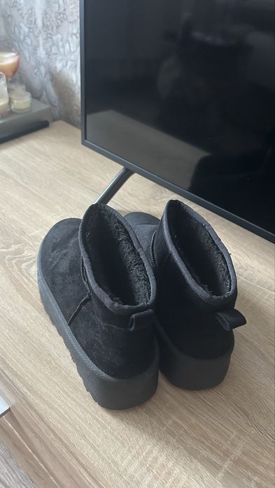 Чоботи жіночі (штучне хутро)