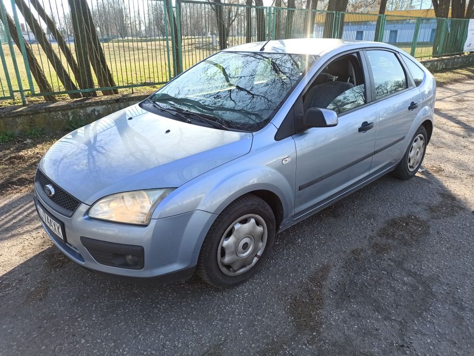 Ford Focus  1.6 * Klimatyzacja * Zadbany * 5 Drzwi * Hak