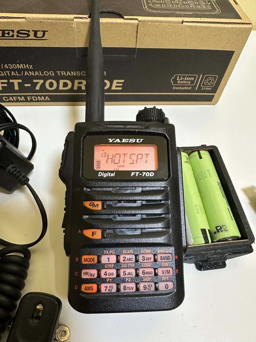 Cyfrowy radiotelefon amatorski Yaesu FT-70DE Wires-X C4FM VHF UHF