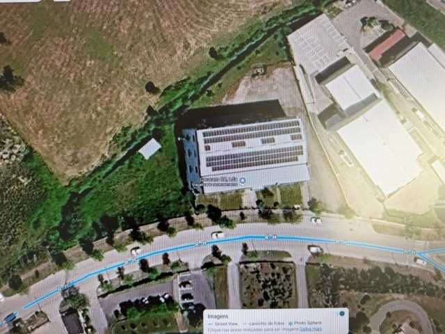 Pavilhão Industrial / Nave de 2 Pisos com Escritórios – Antigas Instalações Goucam (CB)
