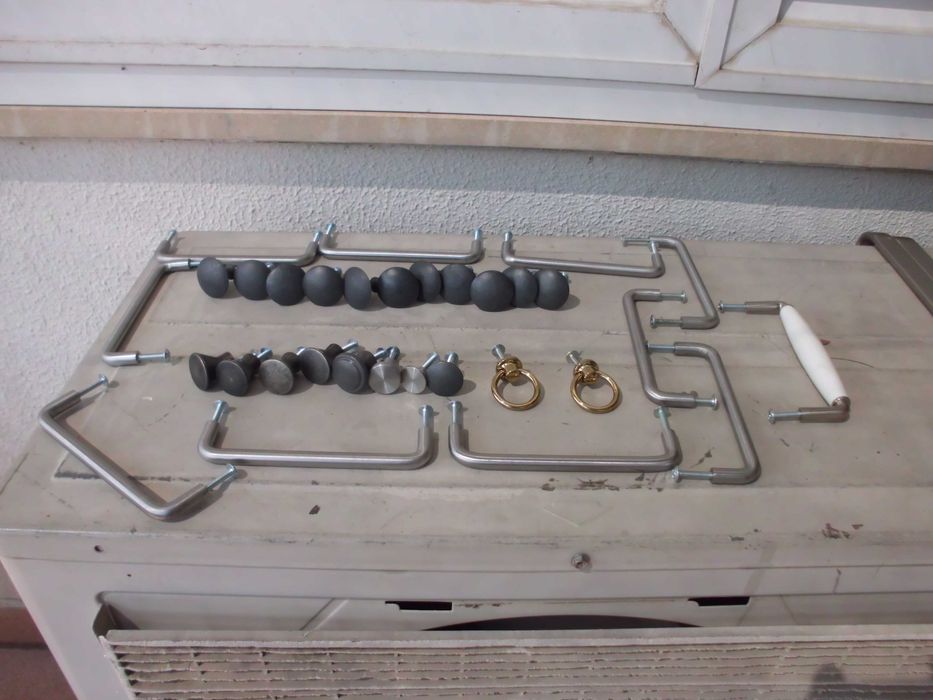 Dobradiças e Puxadores