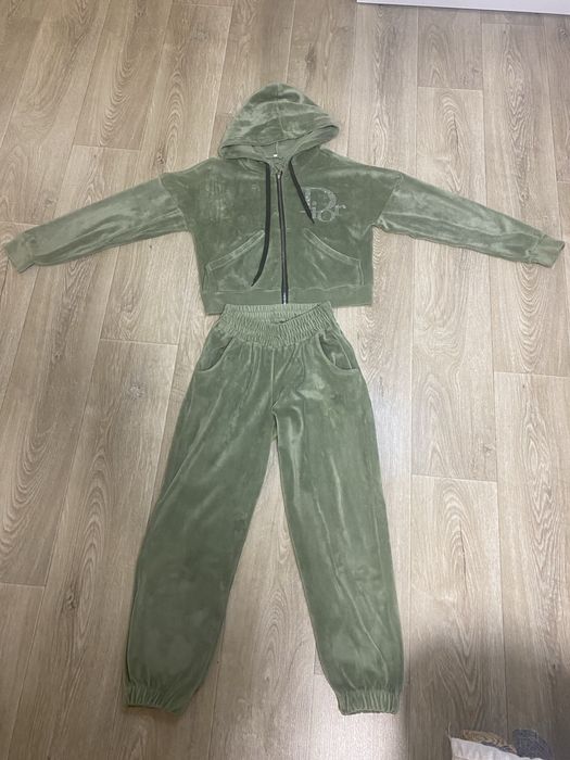 Костюм велюровый