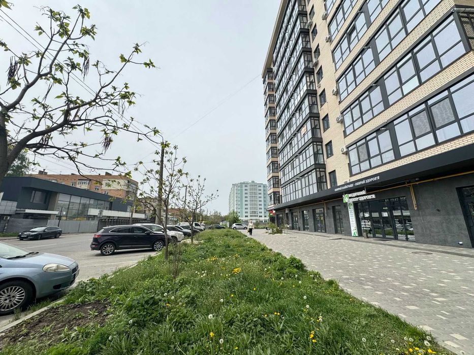 Продам 3-кімнатну квартиру в новобудові, вул. Оксанченка, 6