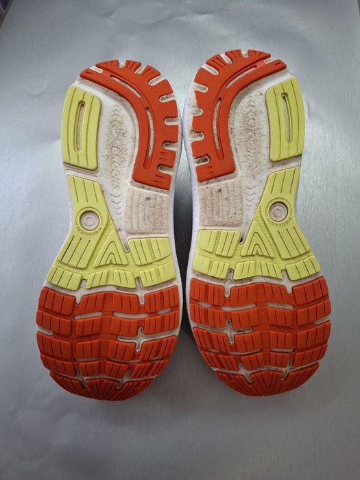 Кроссовки Brooks Ghost 16  Black Mandarin Red