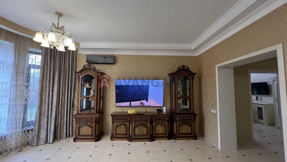 Продам современный дом возле леса и реки, в Обуховке