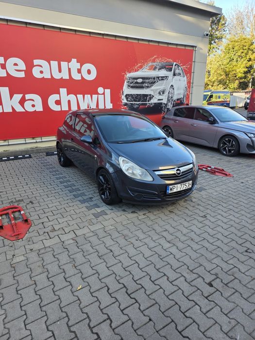 Opel corsa D benzyna 2010