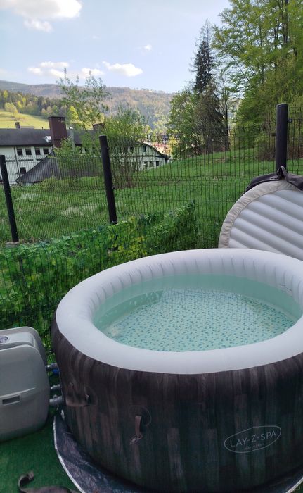 Chatka pod lasem Szczyrk  Góralski domek z bali  jacuzzi