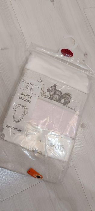 Nowy zestaw body, 5 sztuk rozmiar 74