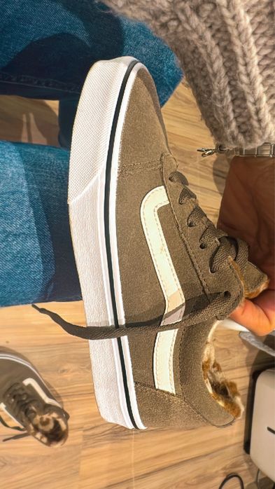Tenis VANS ORIGINAIS Novos com pelo TAM 37 calca 37,5/38