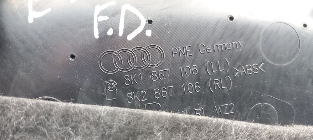Forra porta / quartela frente direita AUDI A4 Avant (8K5, B8)