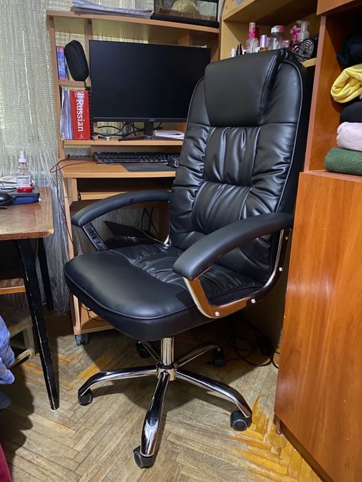 Офисное кресло руководительское диван шкаф  комод лофт стол стул