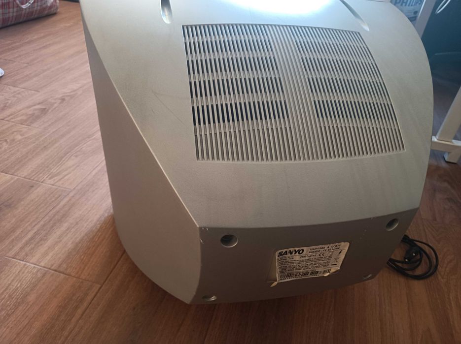 Televisão SANYO usada64730228386049124