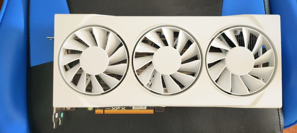 XFX Swift Pro Gaming OC 9060 XT 16gb