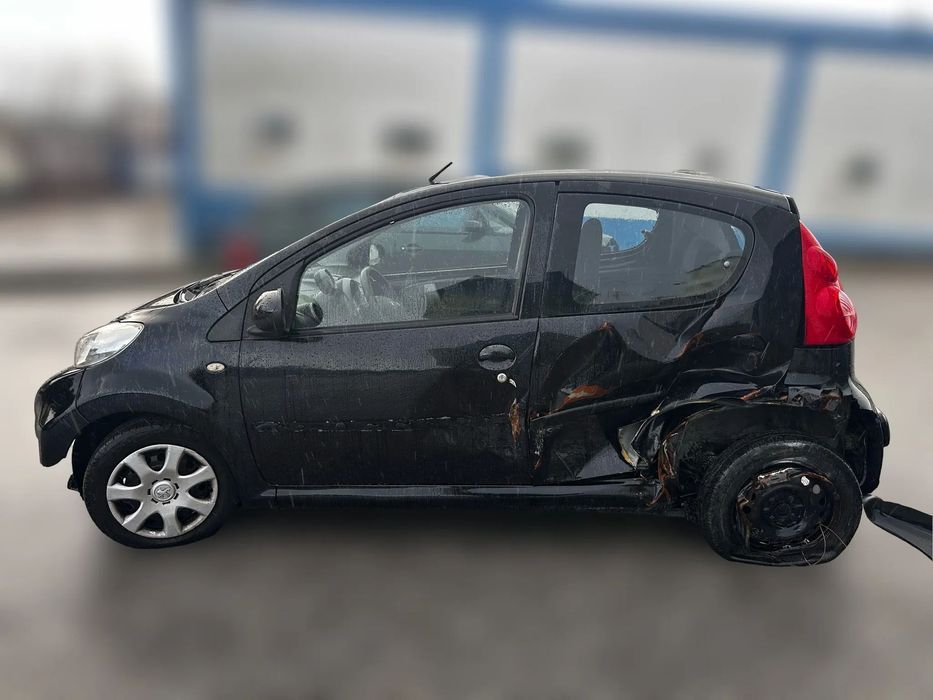 Peugeot 107 1.0 de 2010 para peças