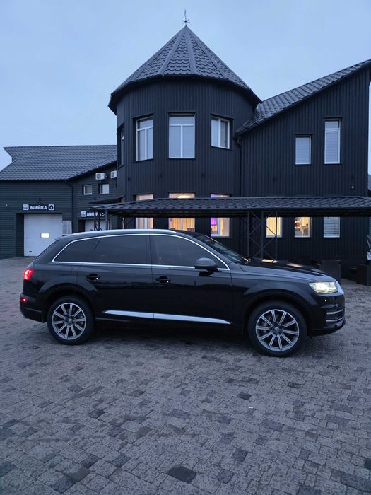 AUDI Q7 2018 року