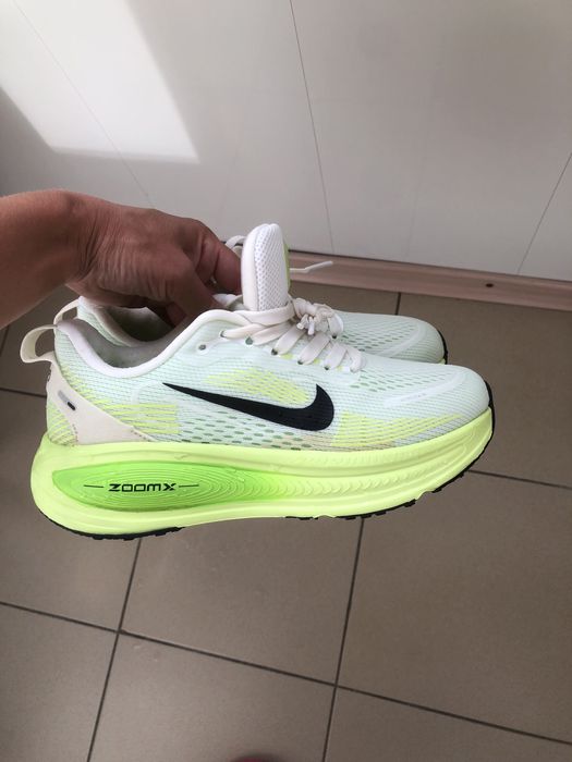 Жіночі літні кросівки nike