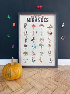 “Abecedairo Mirandés” com palavras e desenhos em Mirandês.