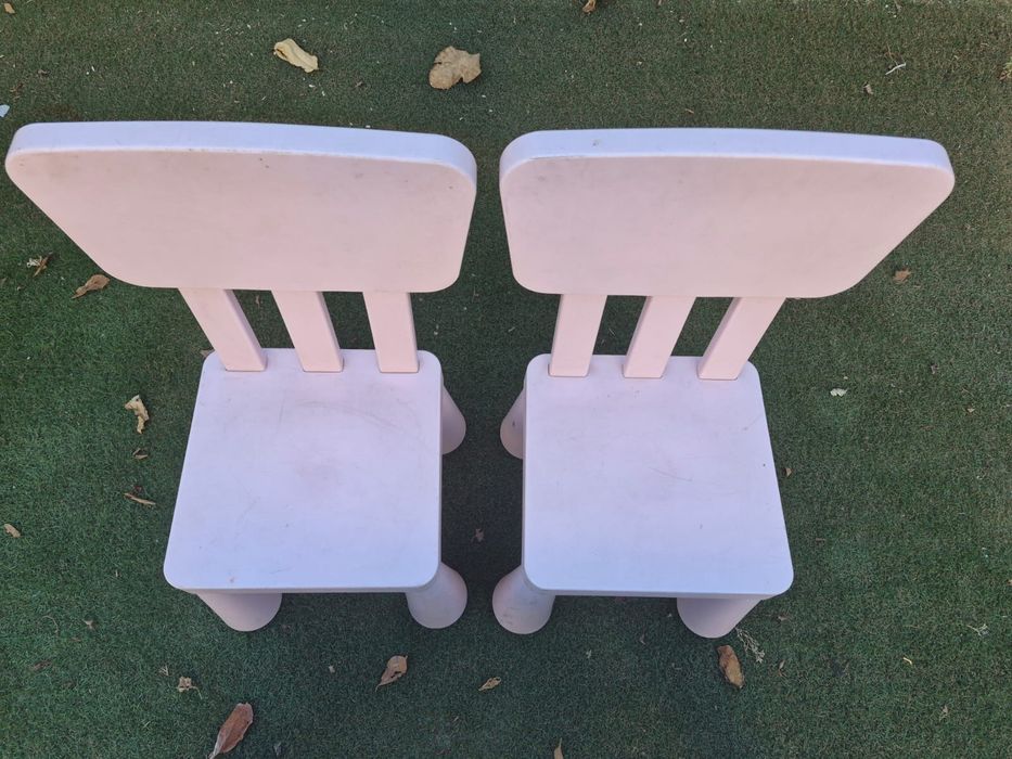 Mesa e cadeiras para criança