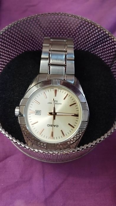 Zegarek CASIO (używany,stan bardzo dobry)