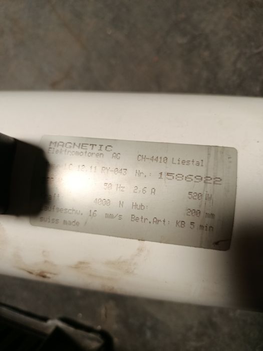 Лінійний актуатор 220в