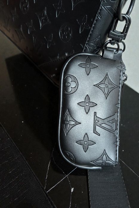 Louis Vuitton Duo Messenger Czarna  – Monogram Eclipse – Ide