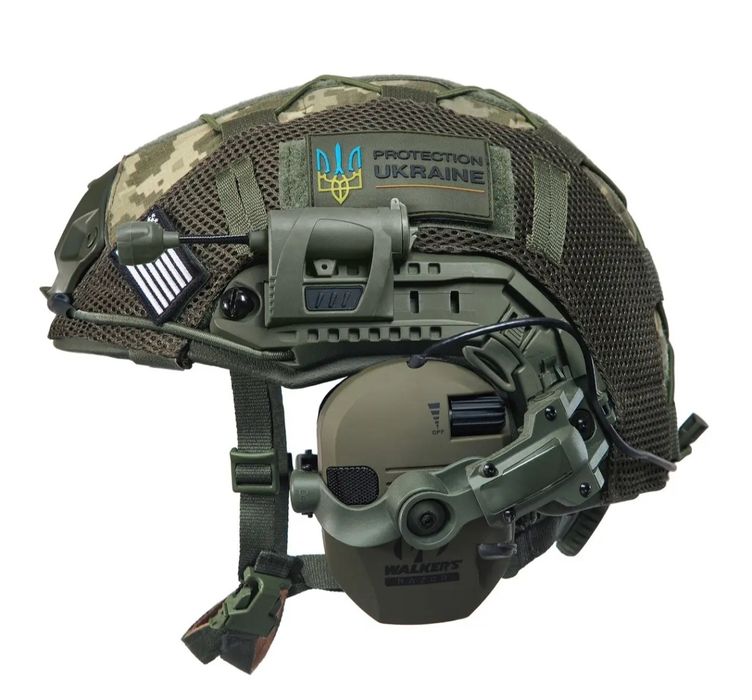 Військовий шолом каска Fast Helmet NIJ 3A + активні навушники Walkers та  ліхтар на шолом
