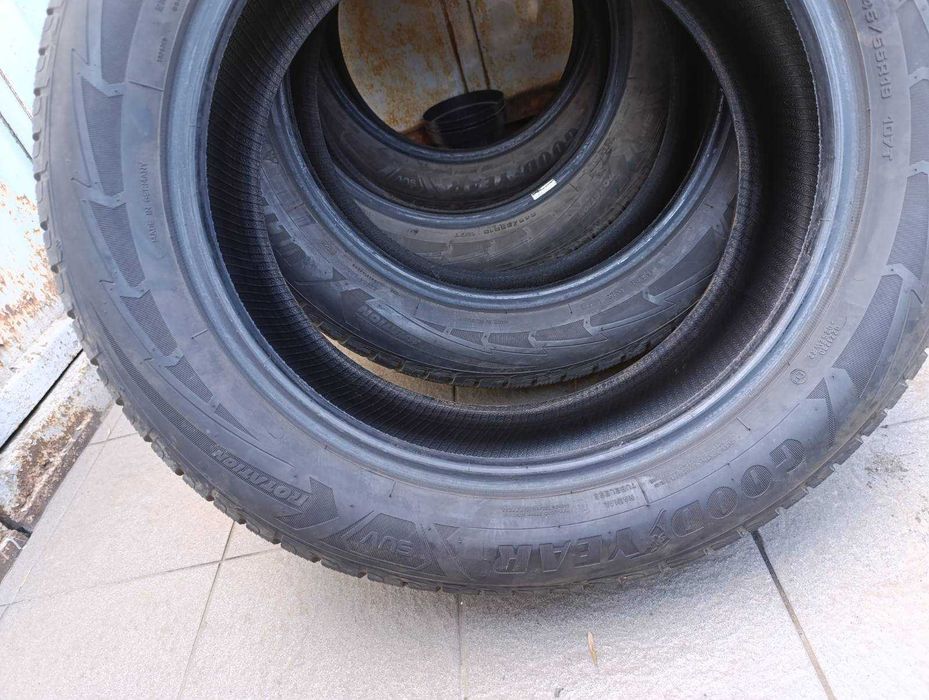 Продам комплект шин Goodyear UltraGrip 245/55 R19