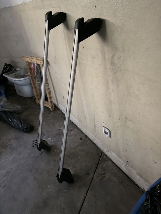 Barras de tejadilho e suporte para transporte de bicicletas