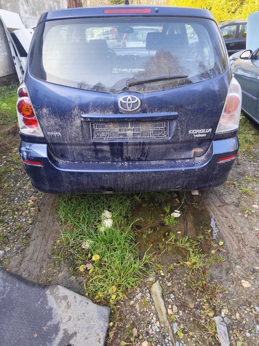 Posiadam czesci toyota corolla  verso 2.0 d4d  2005r