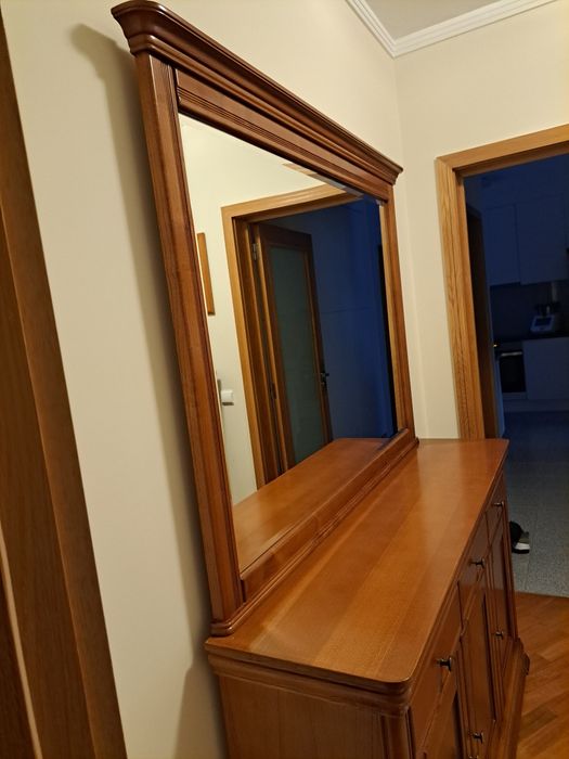 Sapateira em excelente estado