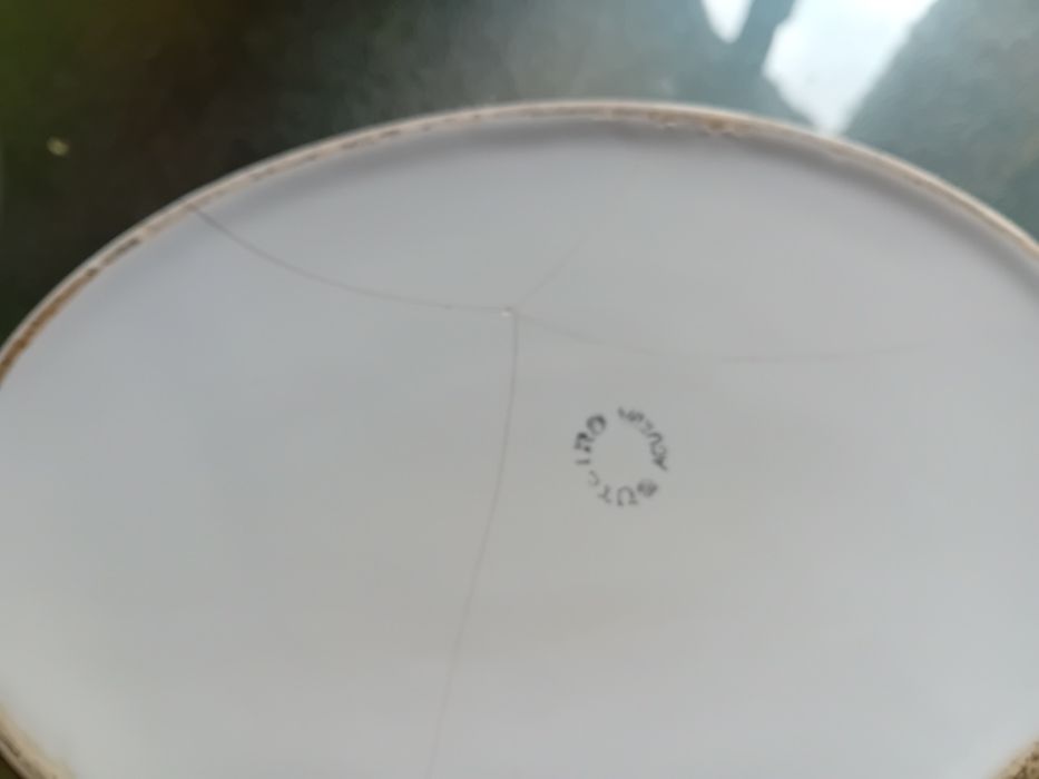 Vende terina em porcelana antiga de fabricação portuguesa