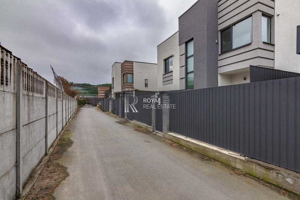 Продаж Будинок Гатне вул. Янчука 144 м² 4 кімнати 3 спальні Тераса Меблі Техніка Готовий до проживання Метро Теремки