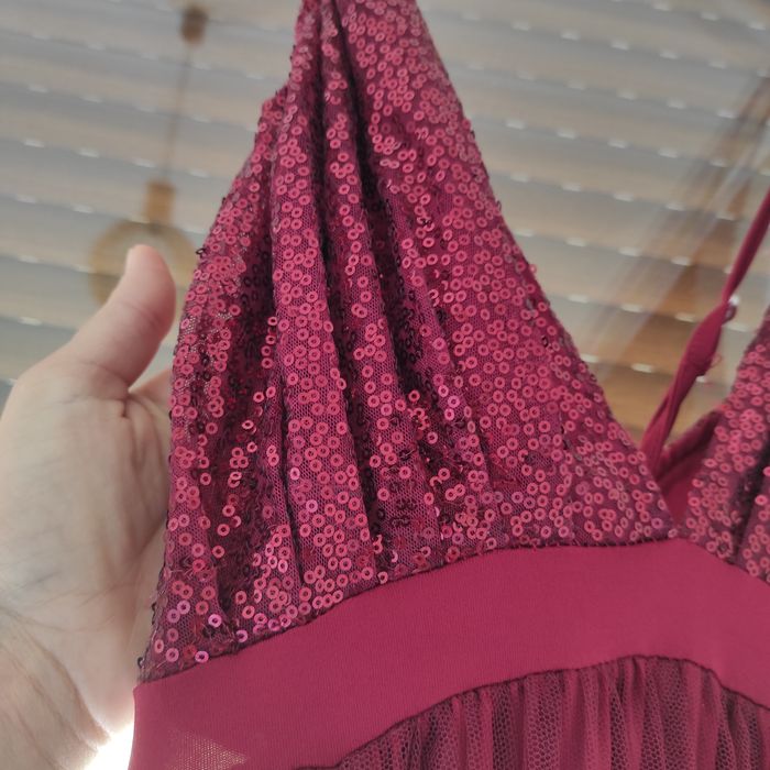 Suknia wieczorowa z cekinami