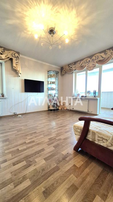4-кімнатна квартира 85 м² з ремонтом та меблями. пр-т Князя Володимира Великого