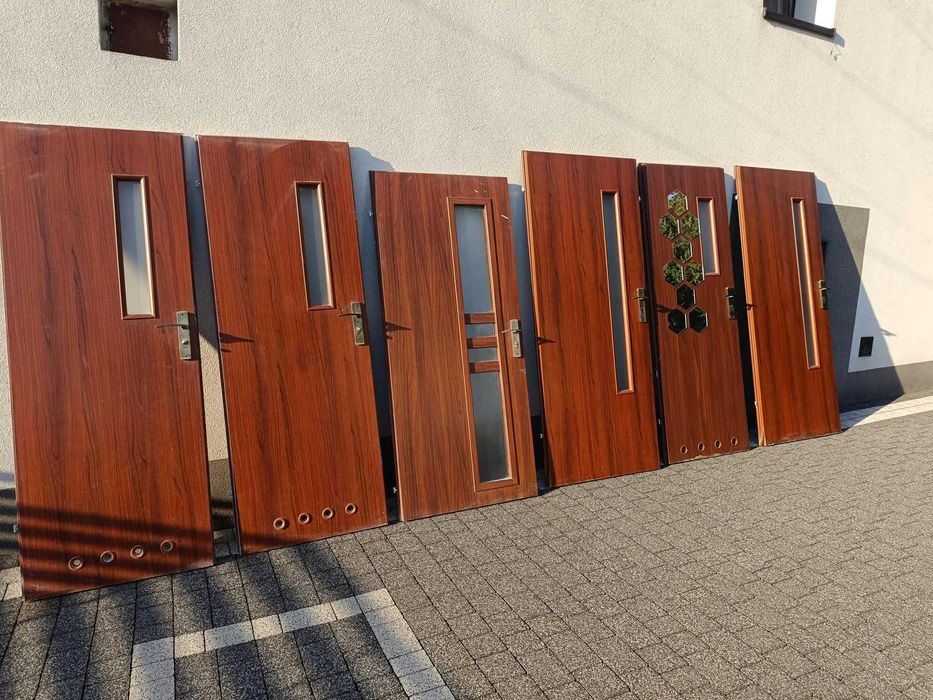 Drzwi wewnętrzne 3x80 prawe, 3x70 prawe orzech
