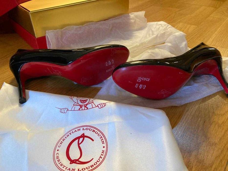 Sapatos Christian Louboutin n.º 38 - NOVOS