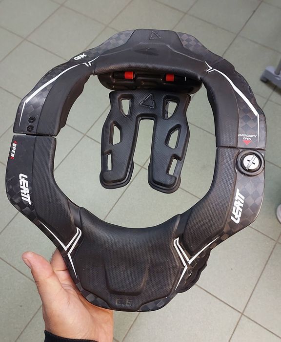 защита шеи Leatt 6.5Carbon