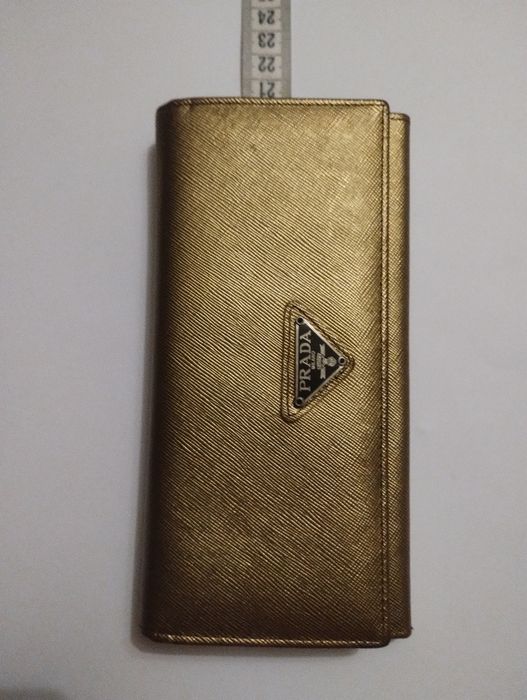 Женский кошелек prada