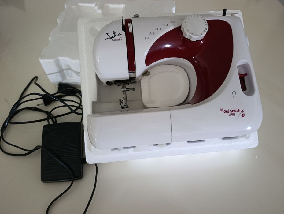 Máquina de costura Jata