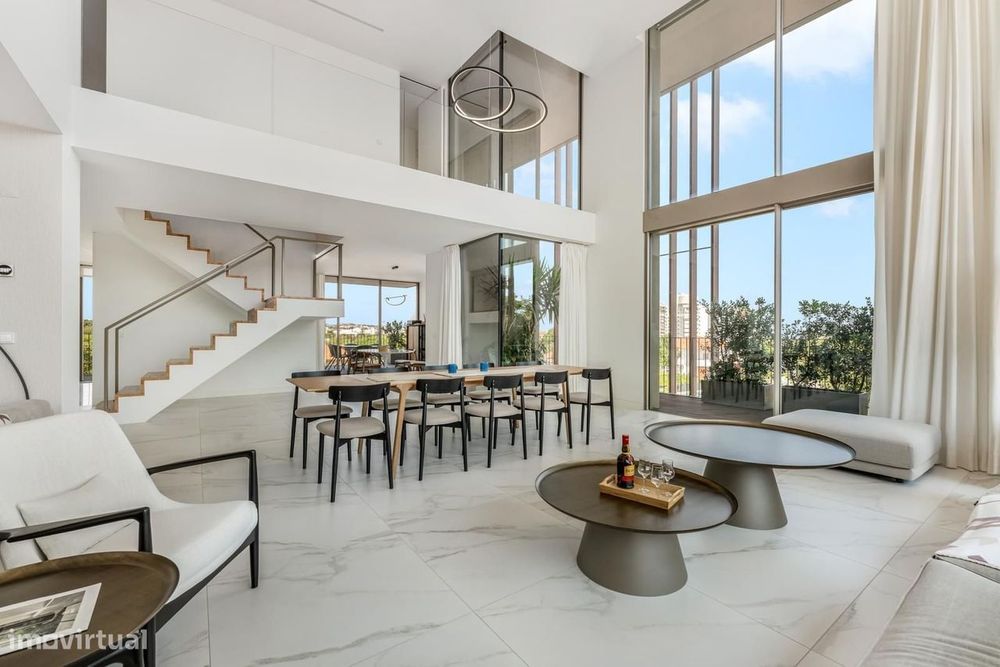 Duplex T4 com piscina, Cascais